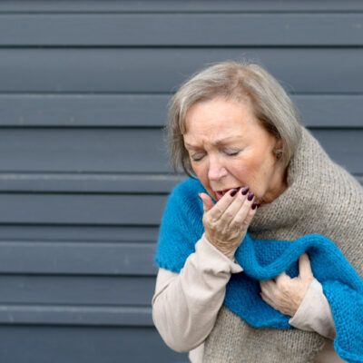 5 Early Warning Signs of Lung Cancer That Are Often Overlooked & Treatments